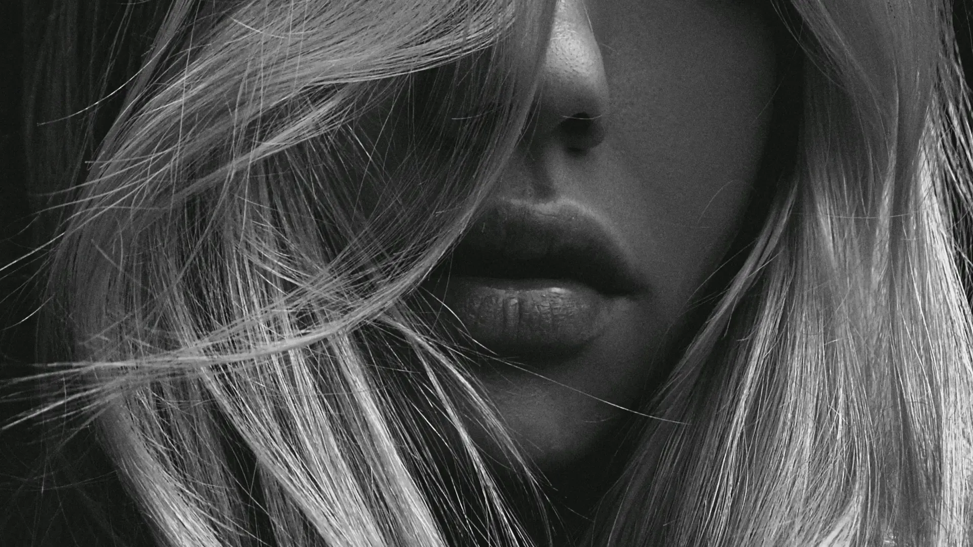 woman-hair-salon-hero